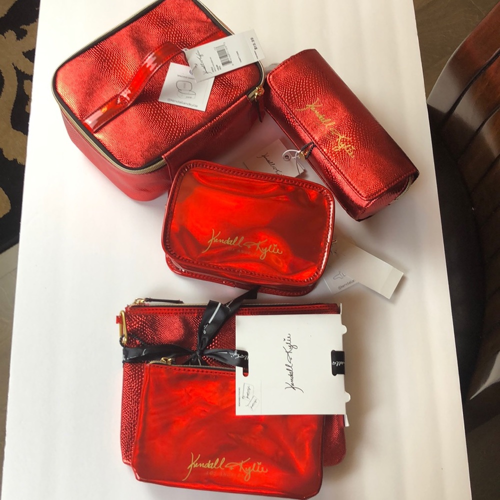 Kendall & Kylie Ref 5 pc bag set